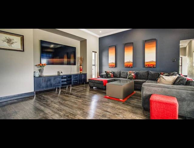 5 BEDROOM HOUSE FOR SALE IN BREDELL